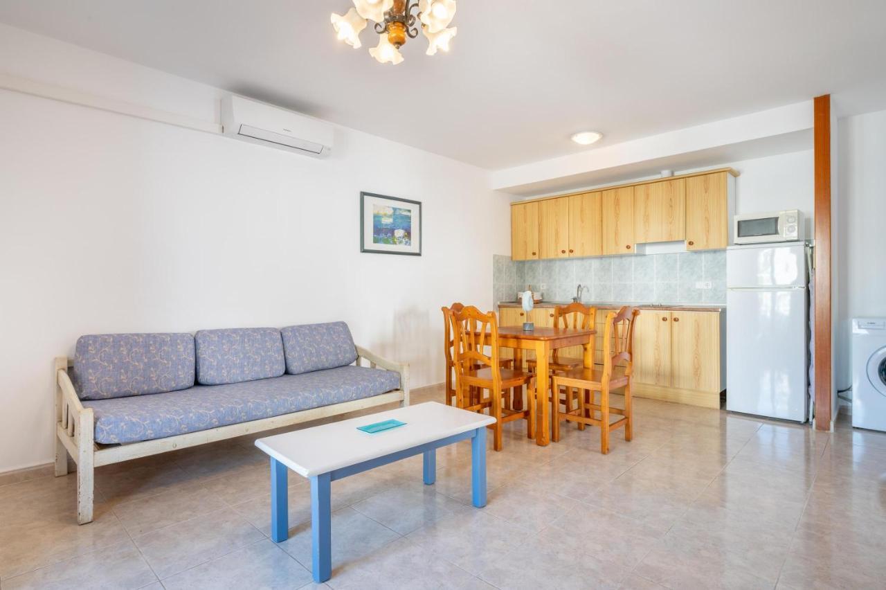 Apartamentos Karin 1ºa Cala d'Or  Exterior photo